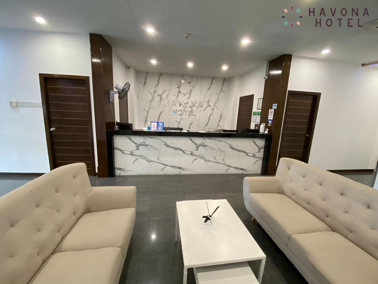 Havona Hotel - Taman Tropika Кулаи Экстерьер фото