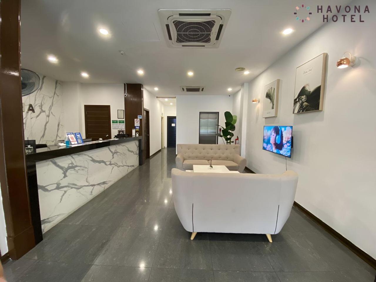 Havona Hotel - Taman Tropika Кулаи Экстерьер фото