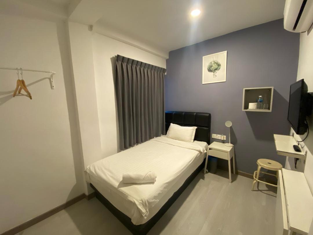 Havona Hotel - Taman Tropika Кулаи Экстерьер фото