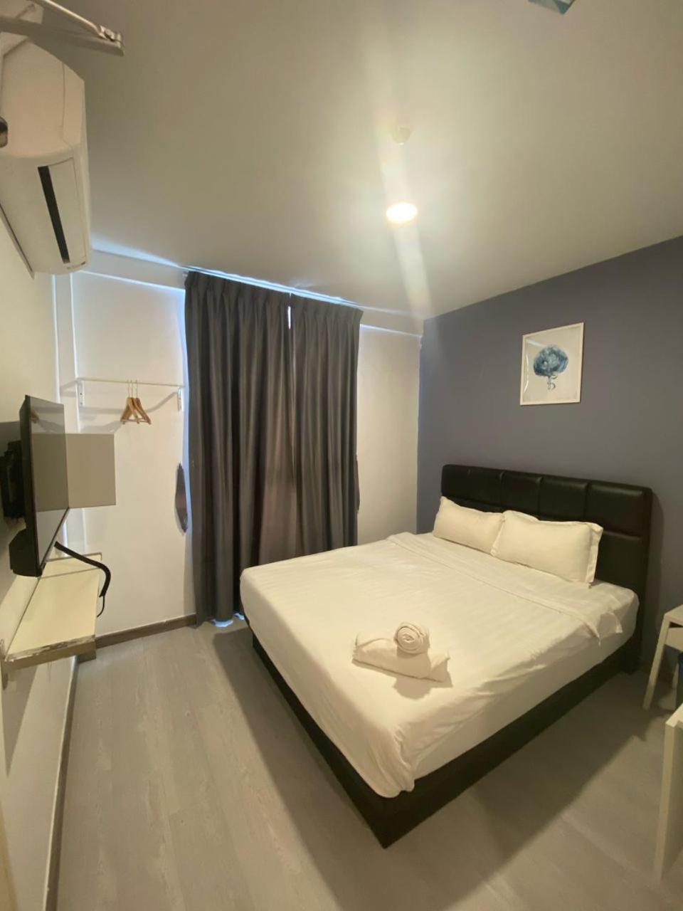 Havona Hotel - Taman Tropika Кулаи Экстерьер фото