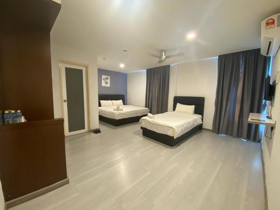 Havona Hotel - Taman Tropika Кулаи Экстерьер фото