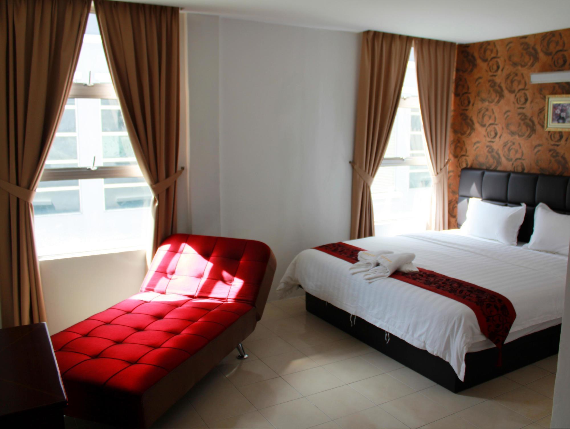 Havona Hotel - Taman Tropika Кулаи Экстерьер фото