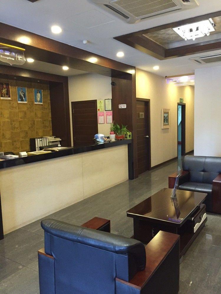 Havona Hotel - Taman Tropika Кулаи Экстерьер фото