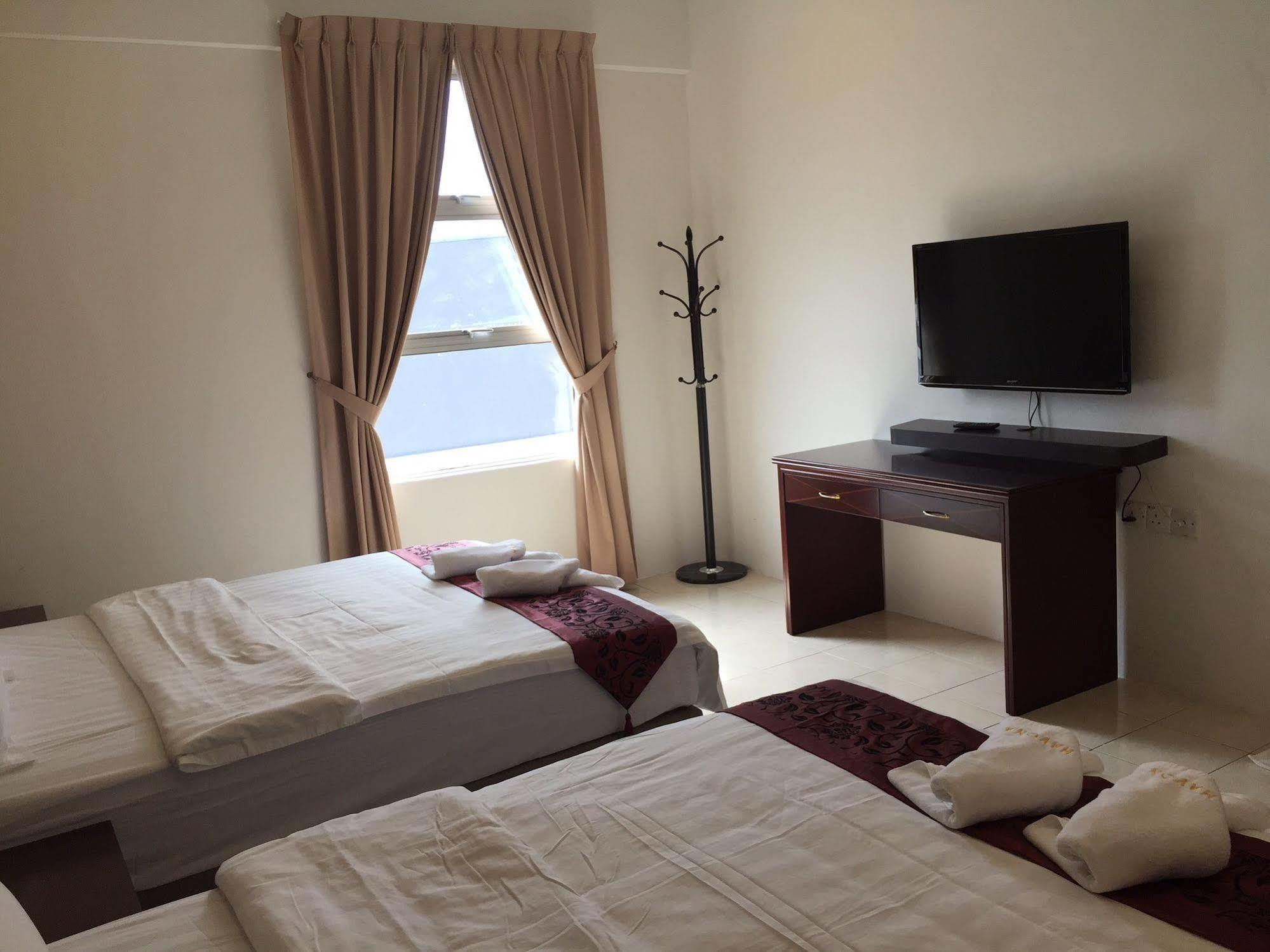 Havona Hotel - Taman Tropika Кулаи Экстерьер фото