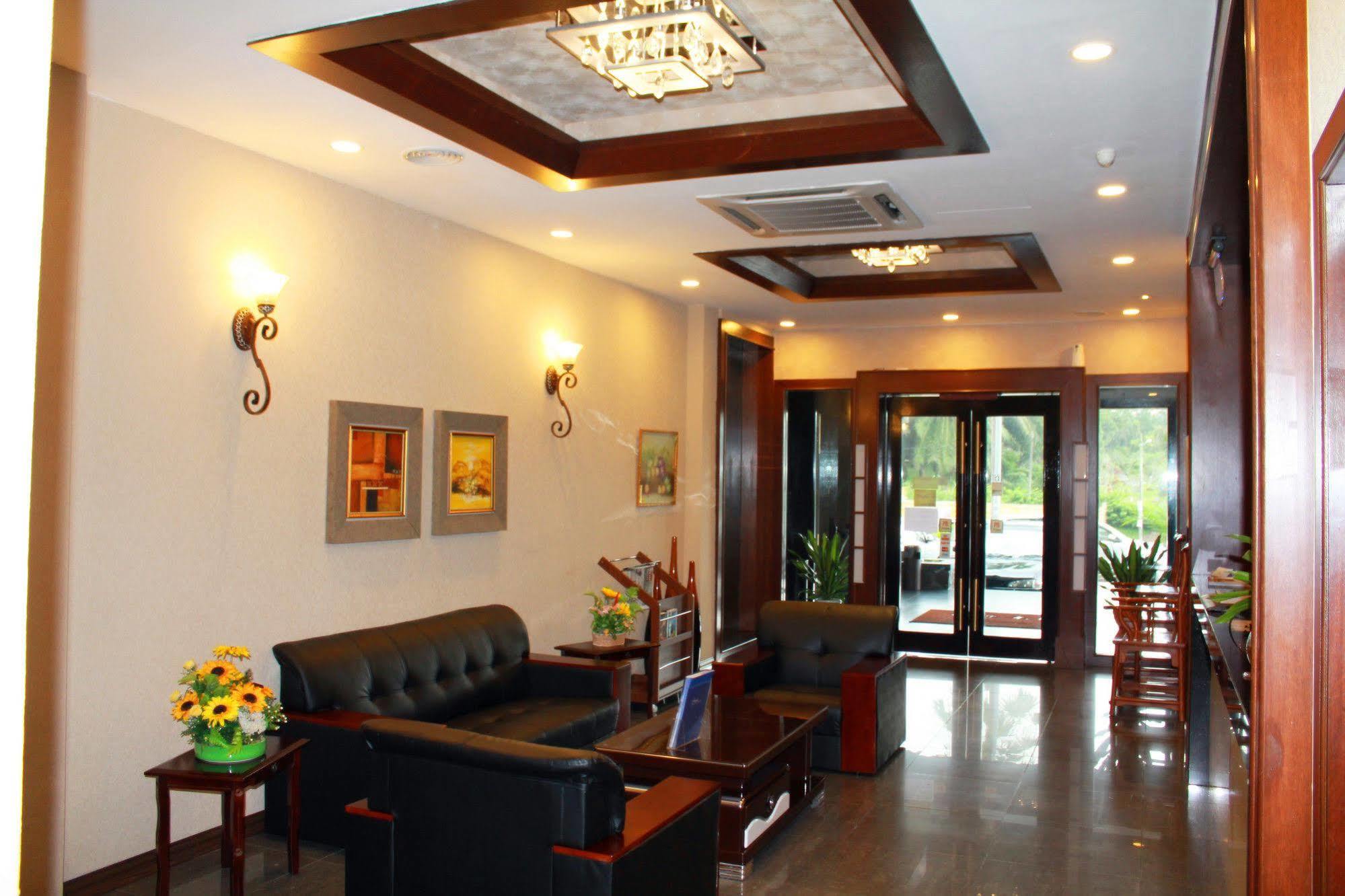 Havona Hotel - Taman Tropika Кулаи Экстерьер фото